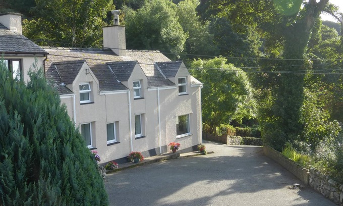 Caernarfon Other | CAERNARFON BAY FARMHOUSE NR SNOWDONIA NORTH WALES