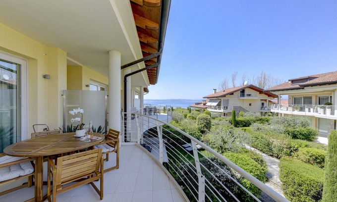 Colombare Apartment | Caesar Resort Sirmione E12
