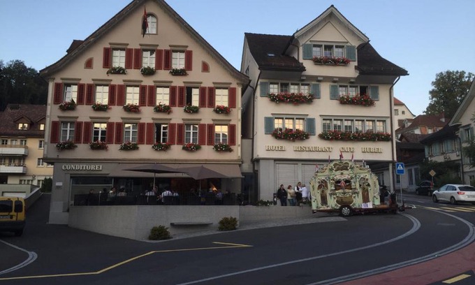 Lichtensteig Hotel | Café-Conditorei Hotel Huber