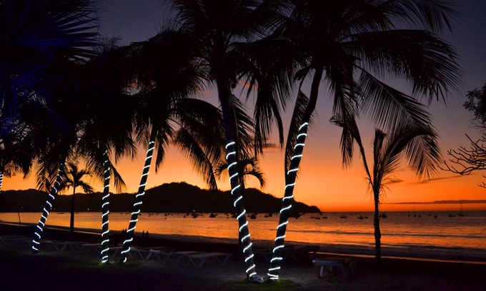 Coco Hotel | Café de Playa Beach Front Hotel