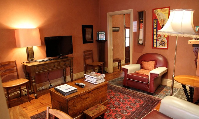 North Adelaide Cottage | Cafe Spa Suite 1 bedroom