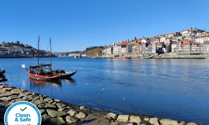 Santa Marinha Apartment | Cais de Gaia Historic Loft