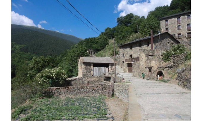 Fornells de la Muntanya Cottage | Cal Pastor. Quadruple Room with Mountain View