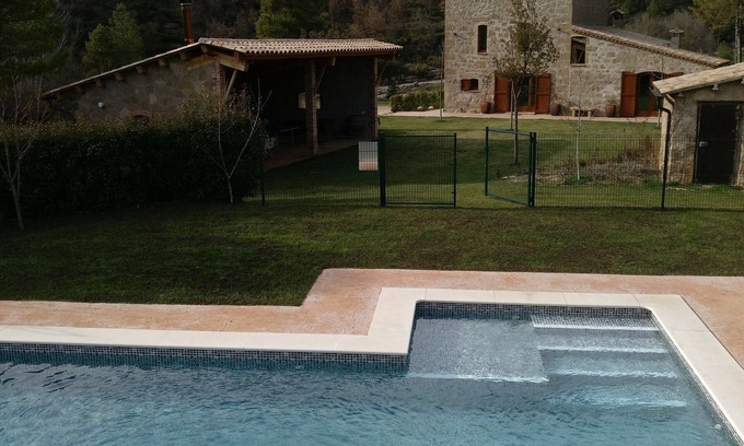Viver i Serrateix Cottage | Cal Rebotit Self catering for 10/14 people