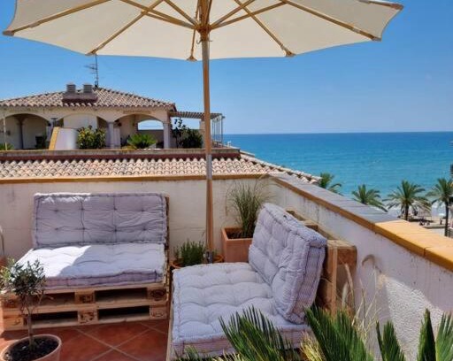 Calafell Apartment | Cal SalMaré seafront apartment with rooftop terrace and pool
