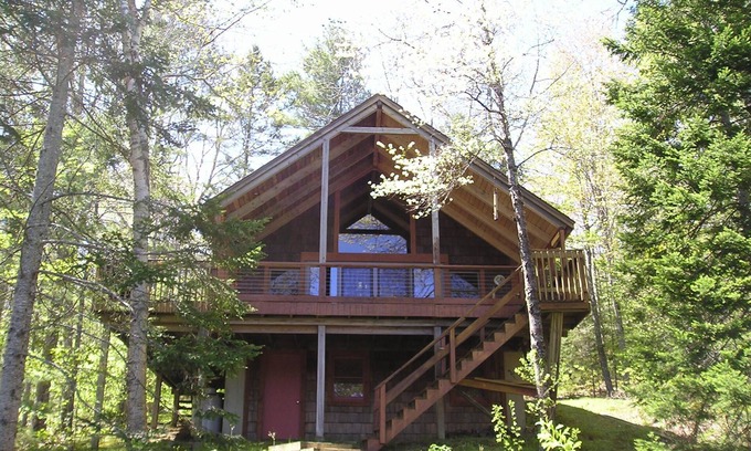 Hope Cottage | Call of the Loon-Cozy, Delightful Cottage on Quiet Hobbs Pond