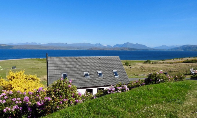 Drumchork Cottage | CALMDALE, pet friendly, with open fire in Poolewe