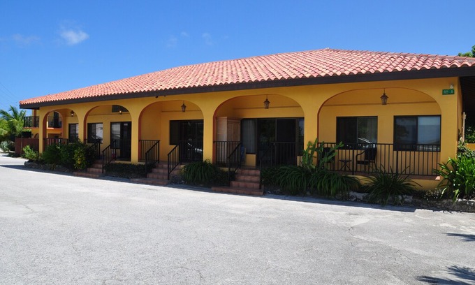 West Bay Apartment | Calypso Cove #5 7-mile beach West bay Grand Cayman