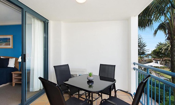 Coolangatta Apartment | Calypso Plaza Resort Units 215 & 217 COMBINED - Beachfront Coolangatta