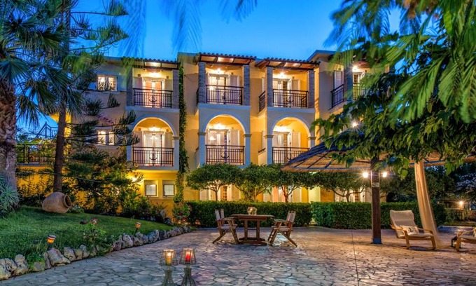 Amoudi Apartment | Calypso Studios