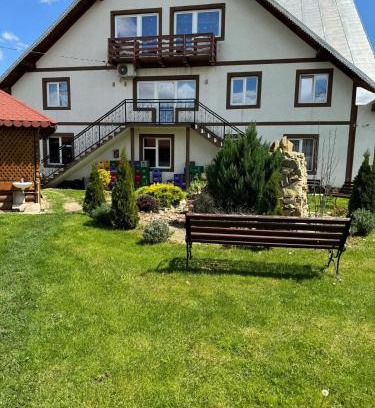 Arbore House | Camere de închiriat AnneMaryy