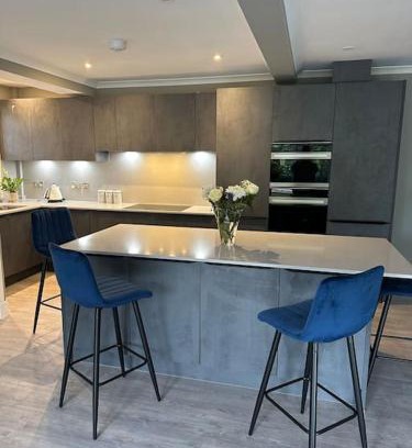 Ellemford House | Cameron Coach House Modern Property in Murrayfield Edinburgh