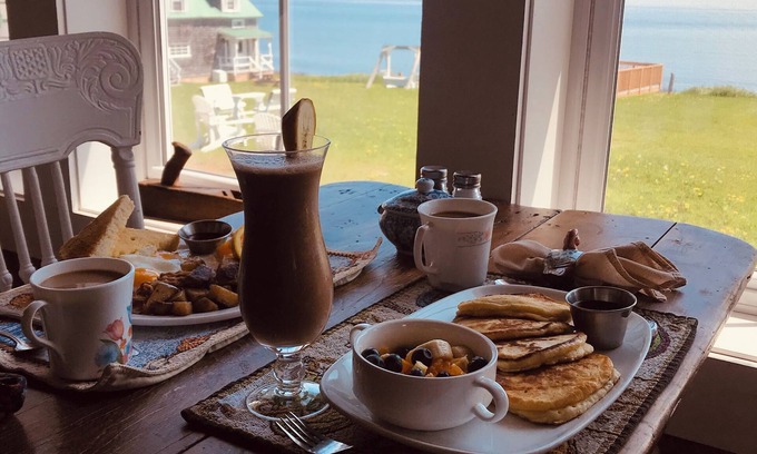 Perce Hotel | Camp de Base Gaspésie
