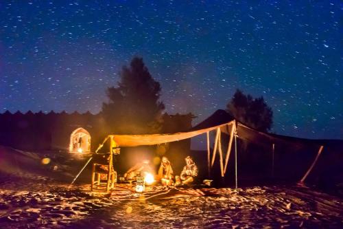 M'Hamid El Ghizlane Bed & Breakfast | Camp Iguidi Tours