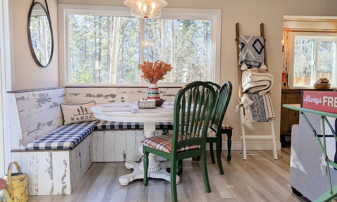 Idyllwild Cabin | Camp Malarki 2 Cabins, Gated Yard, kids play area