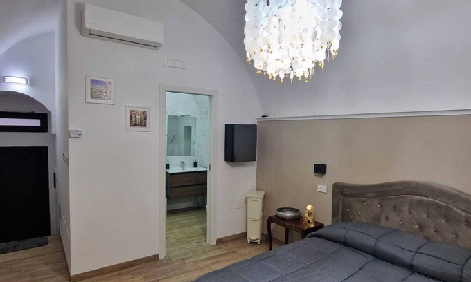 Manfredonia Bed & Breakfast | CAMPANILE17 BED AND BRAKFAST 4 BEDS . DOUBLE ROOM AND SINGLE BED CASTLE