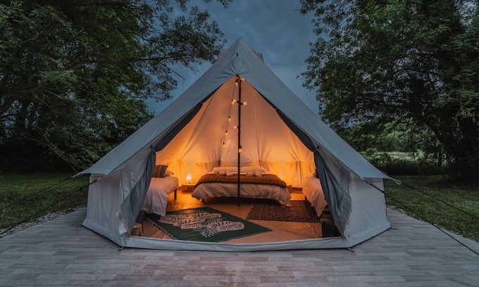 Genouilleux Apartment | Campement aux rêves - Tente Stella
