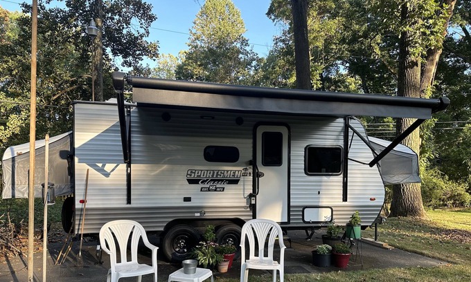 Randallstown House | Camper/RV with Fire pit, Games, Grill, Basketball