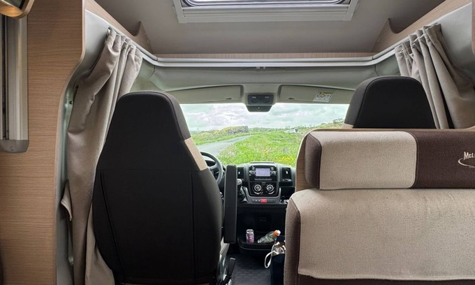 Hofn House | Campervan in centre of Höfn í Hornafirði PARKED.