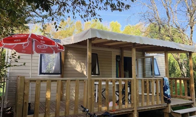 Montpon-Menesterol House | Camping 3 étoiles - Piscine - ccbabgi