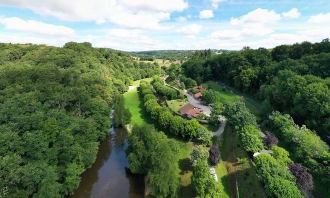 Jumilhac-le-Grand House | Camping 3 étoiles - ccaiddf