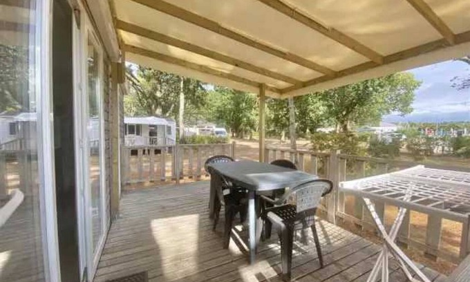 Guemene-Penfao House | Camping 3 étoiles - Piscine - eebeca