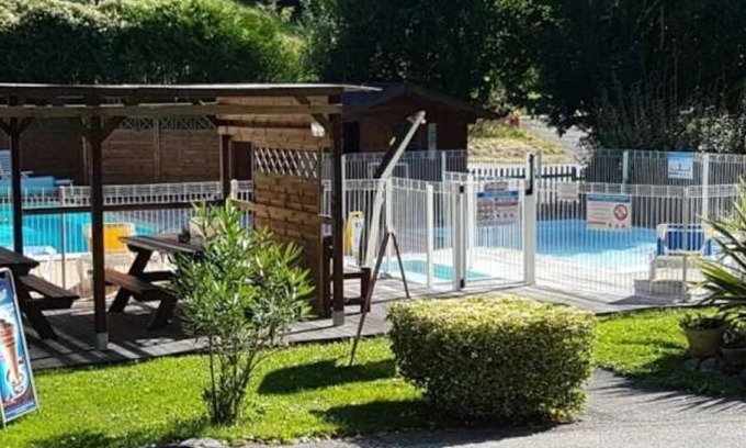 Louvie Juzon House | Camping 3 étoiles - Piscine - ccbadde