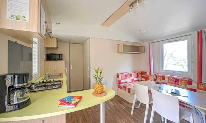 Castries House | Camping 3 étoiles - Piscine - ccbbh00