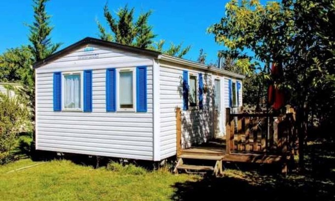 Verteillac House | Camping 3 étoiles - Piscine - eeefaf