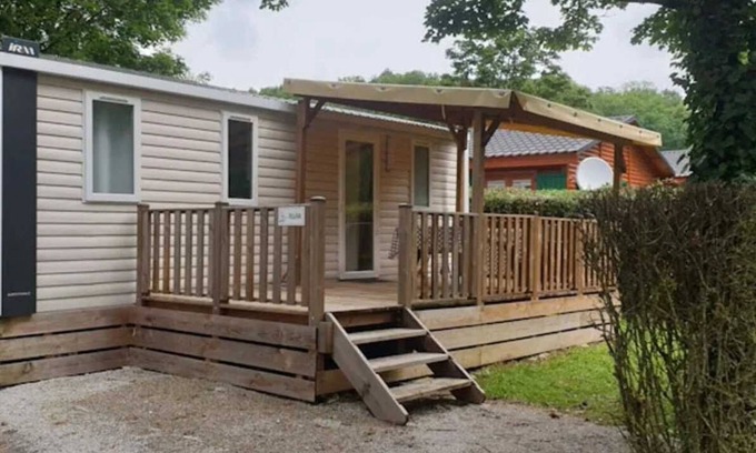 Lons-le-Saunier House | Camping 4 étoiles - Piscine - efa00c