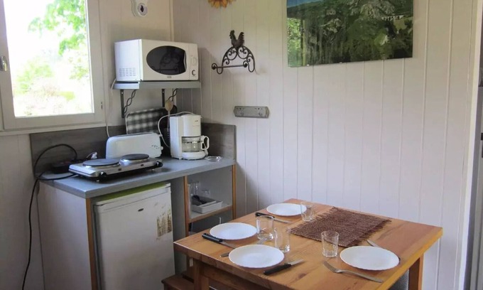 Saint-Paulien House | Camping Flower La Rochelambert * - Yellow Cabin 2 rooms 2/4 people Without Bathroom