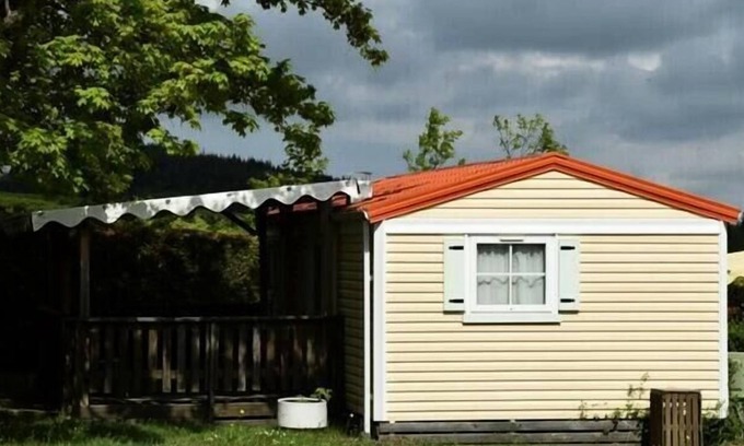 Saint-Bonnet-le-Chateau House | Camping De La Belle Etoile *** - Mercure Confort 3-room mobile home for 4 people
