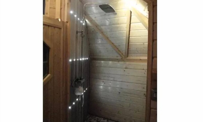 Saint-Martin-de-Queyrieres House | Camping-Caravaneige l'Iscle de Prelles * - Destination Finland - Kota and its private Nordic bath 4 people