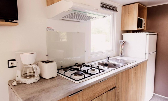 Saint-Laurent-de-Medoc House | Camping Le Paradis * - Bamboo Mobile Home 3 Rooms 4 People + TV