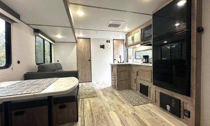 Waynesboro RV Rental | Camping Life Brand New Camper