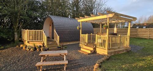 Glasgow Other | Campsie Luxury Pods with hot tub
