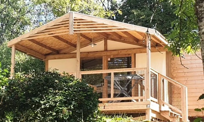 Chatillon House | Campsite Domaine de l'Epinette* - Carrelet Pilotis Partial View of the River 3 Rooms 5 People