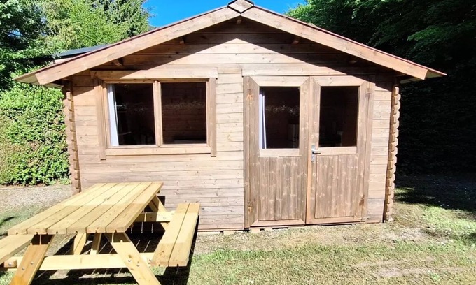 Leval House | Campsite Flower du Lac de la Seigneurie * - Equipped hut ideal for hikers (no sanitary facilities) 2 people