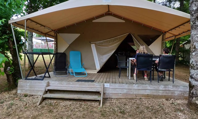 Pays-de-Belves House | Campsite Flower Les Nauves* - Lodge Canada Standard 3 rooms 5 people Without Sanitary