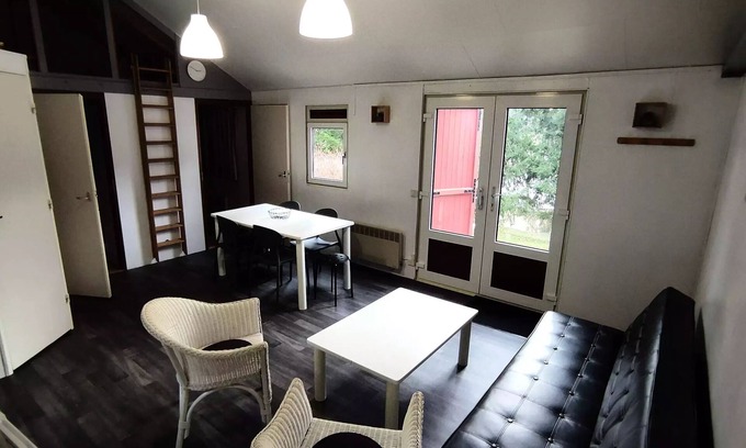 Champagnac-le-Vieux Ski Chalet | Campsite La Chanterelle* - 4 Room Chalet 6 People with TV