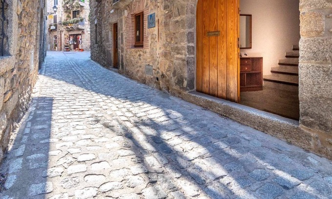 Macanet de Cabrenys House | CAN CASADEVALL – Rural house at the foot of the Pyrenees