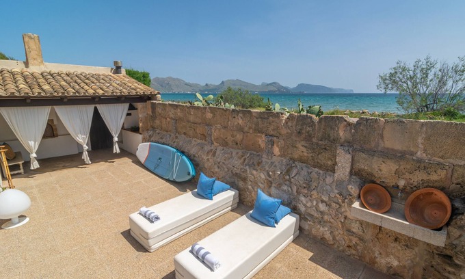 Puerto de Pollensa House | CAN CUARASSA - Spectacular traditional house facing the sea. Free WIFI.