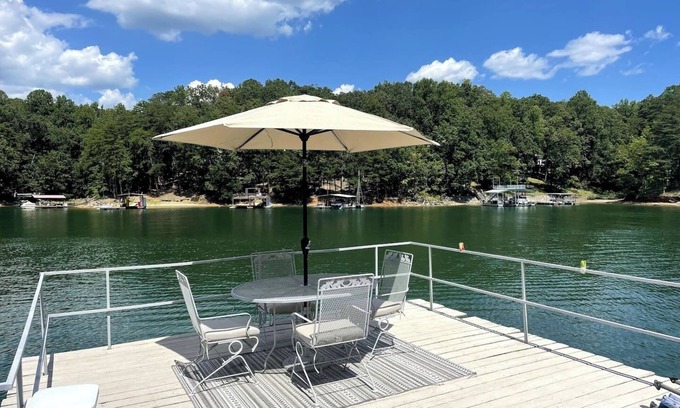 Cumming Cottage | Canada Cottage/Sauna Cold Plunge Firepit Fishing/South Lake Lanier