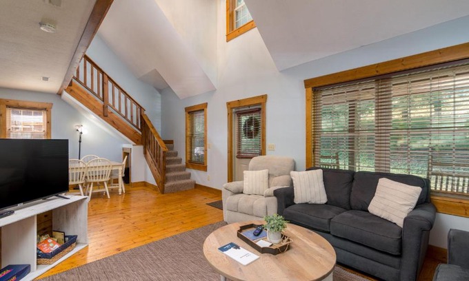 Millersburg House | Canadian Hemlock . Trailside Lodging