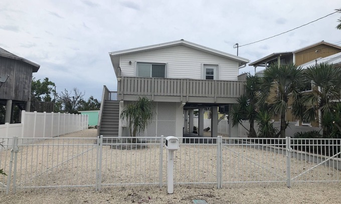 Port Pine Heights House | "Canal-Front Paradise in Big Pine Key-Relax &Explore the keys"