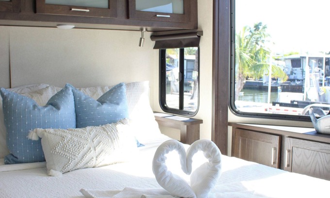 Key Largo RV Rental | Canal-Front RV Retreat in Key Largo Water Access