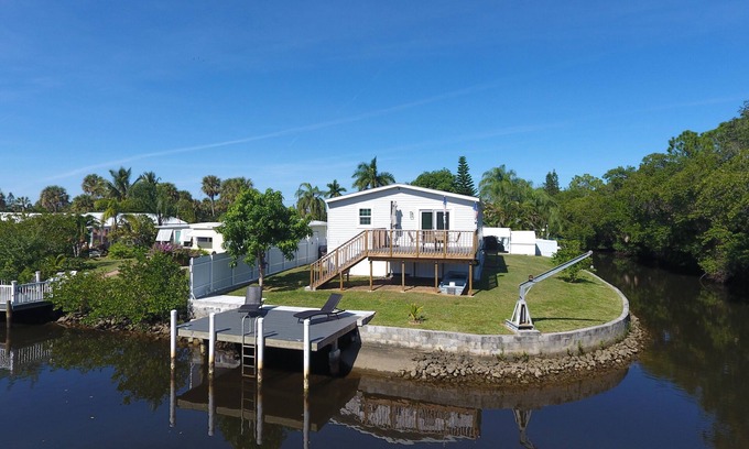 Henderson Creek Park House | Canal home in South Naples FL