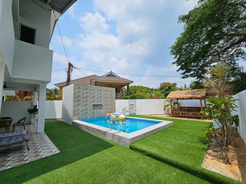 Kota Bharu House | Canal River CR-Garden Riverfront Homestay Pengkalan Chepa Kota Bharu