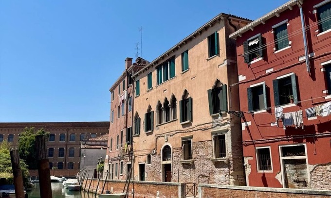 Dorsoduro Apartment | Canals Edge