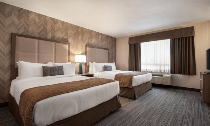 Airdrie Hotel | Canalta Airdrie